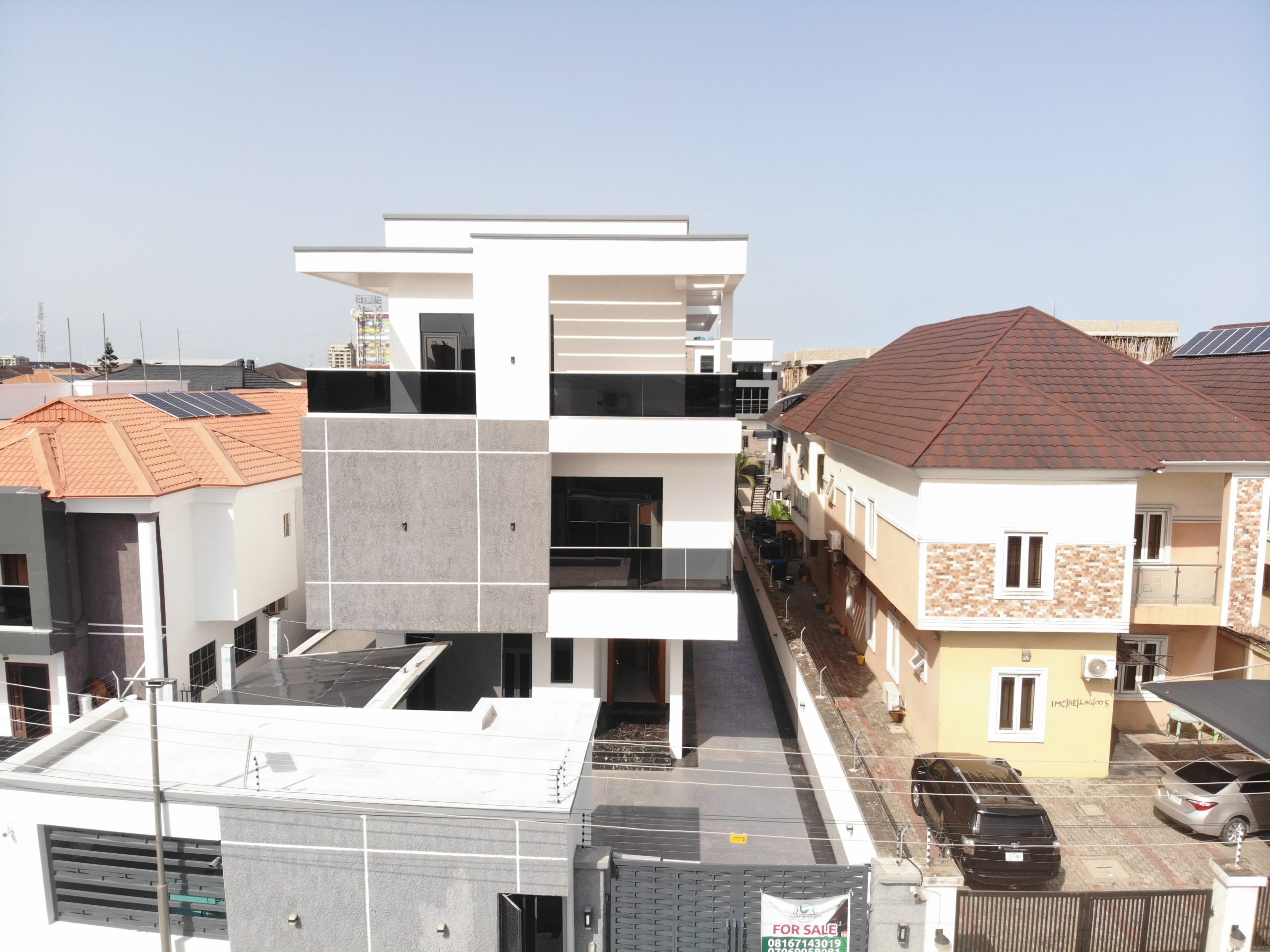 5 BEDROOM DETACHED DUPLEX WITH SWIMMING POOL, CINEMA & GYM