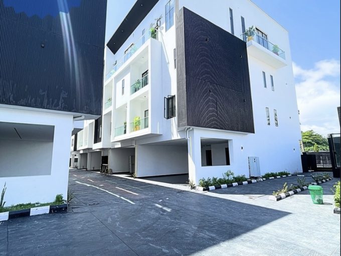 4 Bedroom Terrace with BQ