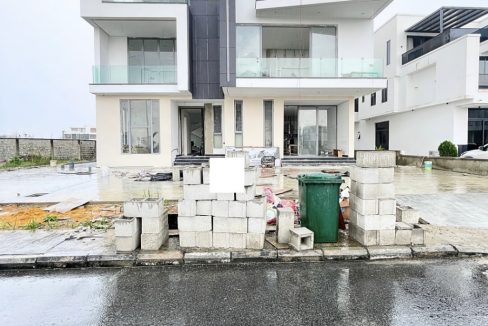 4 Bedroom Detached Duplex with BQ