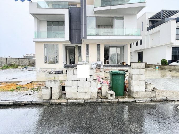 4 Bedroom Detached Duplex with BQ